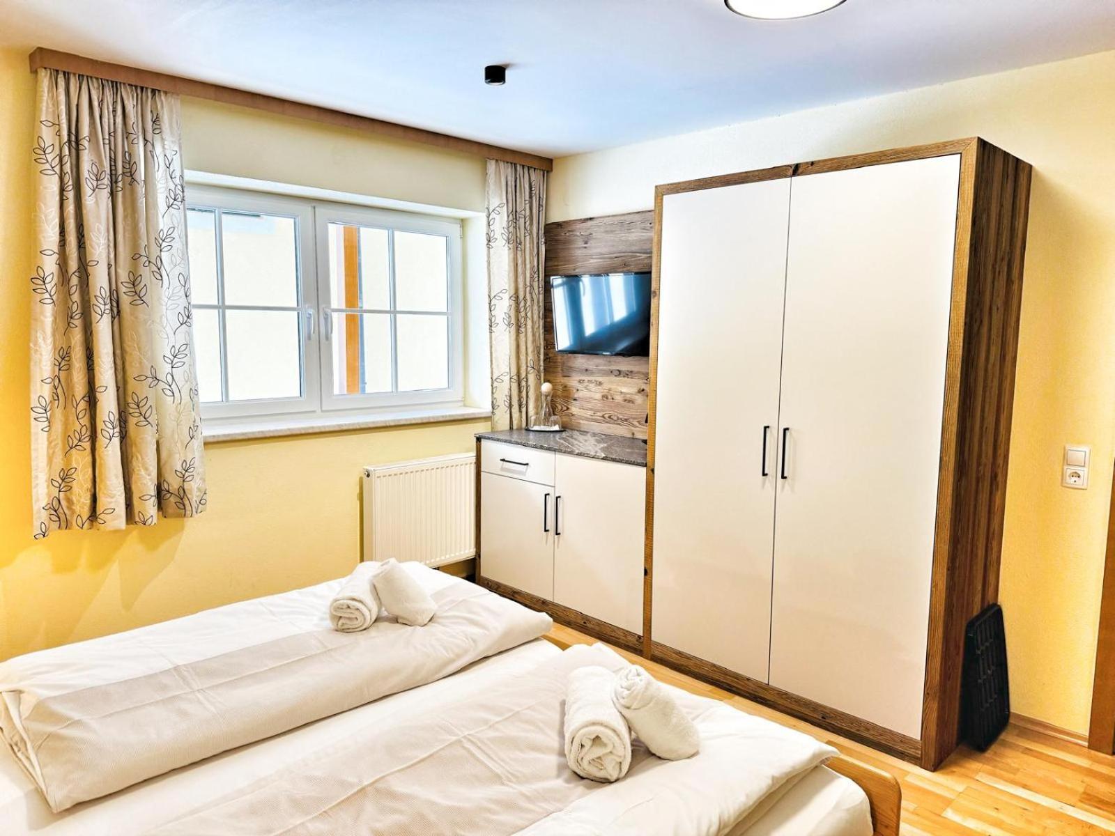 オーバータウエルン Hubertus Alpine Livingアパートホテル エクステリア 写真